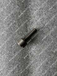 Šroubek klínu příčného suportu - zadní